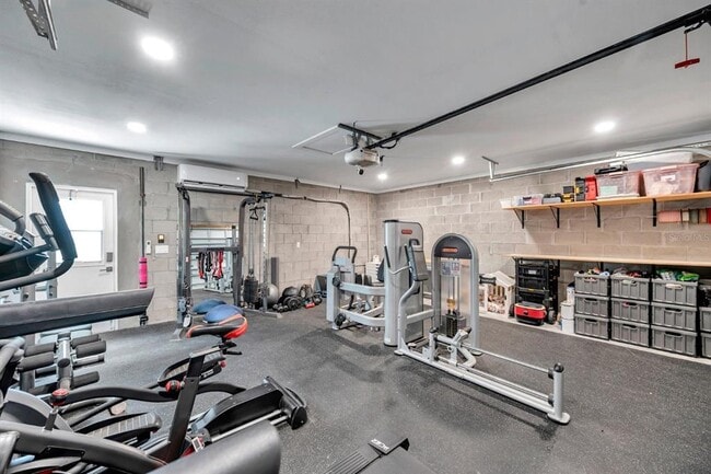 Building Photo - 10635 Marsha Dr