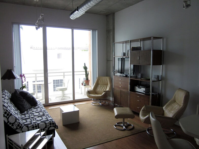 Building Photo - 2001 Biscayne Blvd