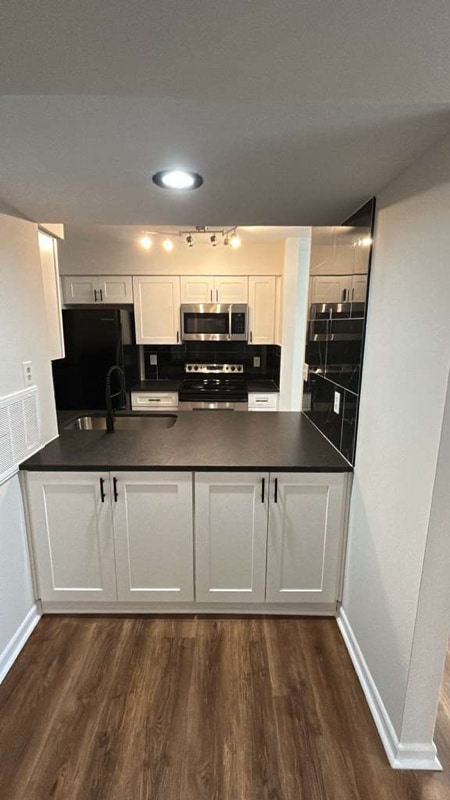 Building Photo - 11082 Harrowfield Rd