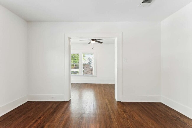 Building Photo - Tastefully updated duplex in the heart of ...