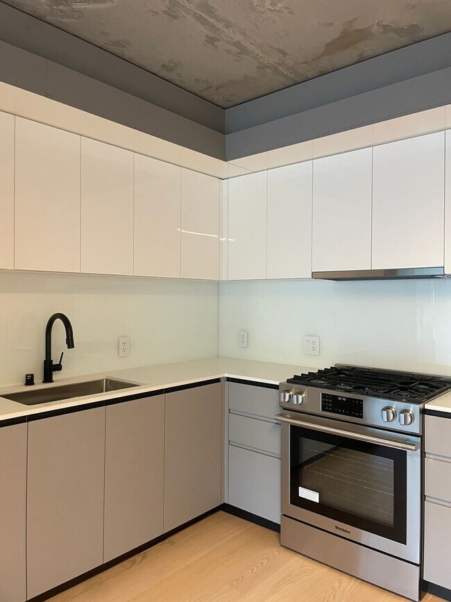 Building Photo - 960 Market St