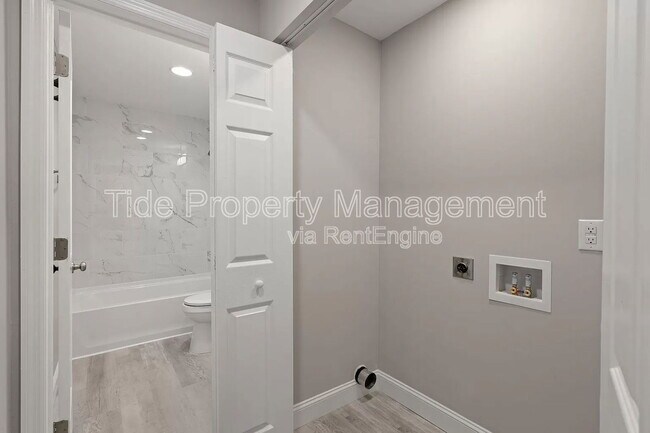 Building Photo - 1240 Maryland Dr