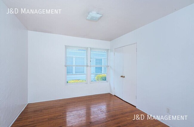 Building Photo - 2231 Meade Ave