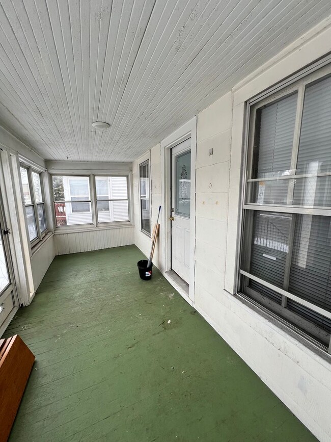 Building Photo - Spacious 2-Bedroom, 1-Bath Single Family House