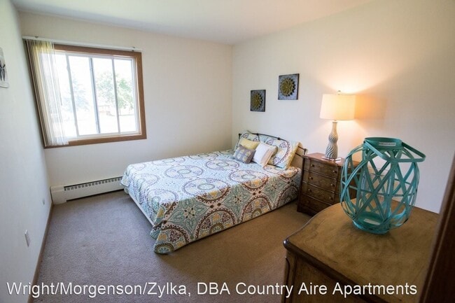 Building Photo - 2 br, 1 bath Apartment - 4830-4900 Easy St