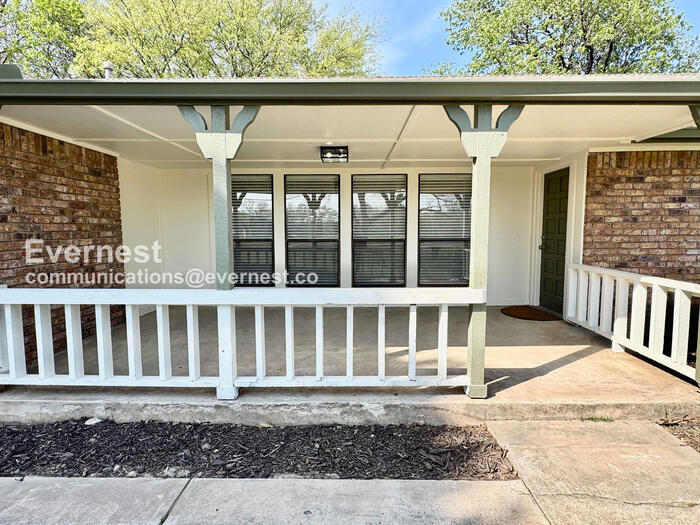 Building Photo - 11811 E 91st St