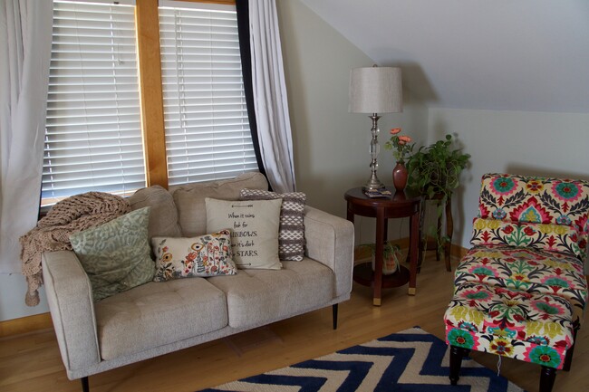 Master suite upstairs - living area with TV - 1482 Cohansey St