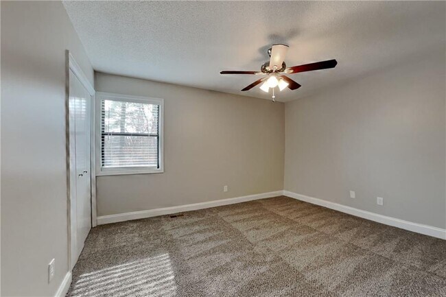 Building Photo - 320 Parsons Branch