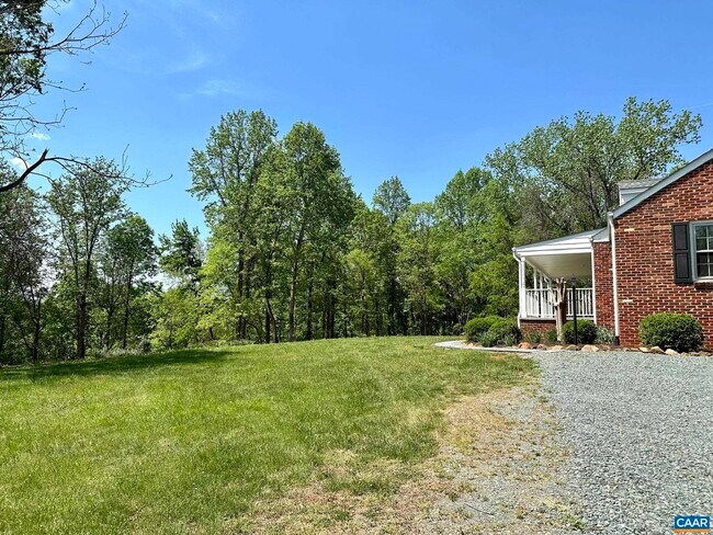 Building Photo - 2278 Hansens Mountain Rd