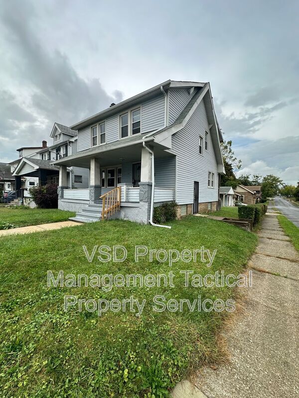 Building Photo - 13827 S Parkway Dr