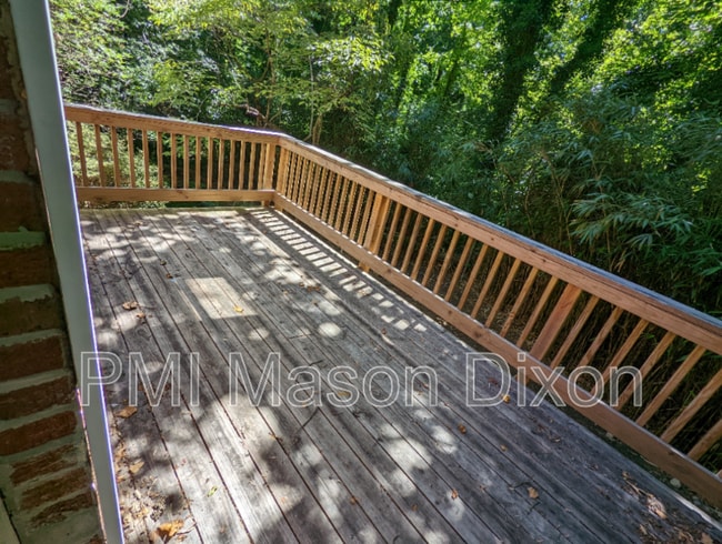 Building Photo - 944 Fern Trail