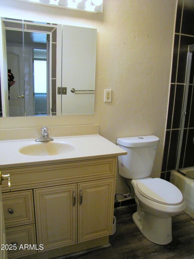 Building Photo - 1516 Hummingbird Ln