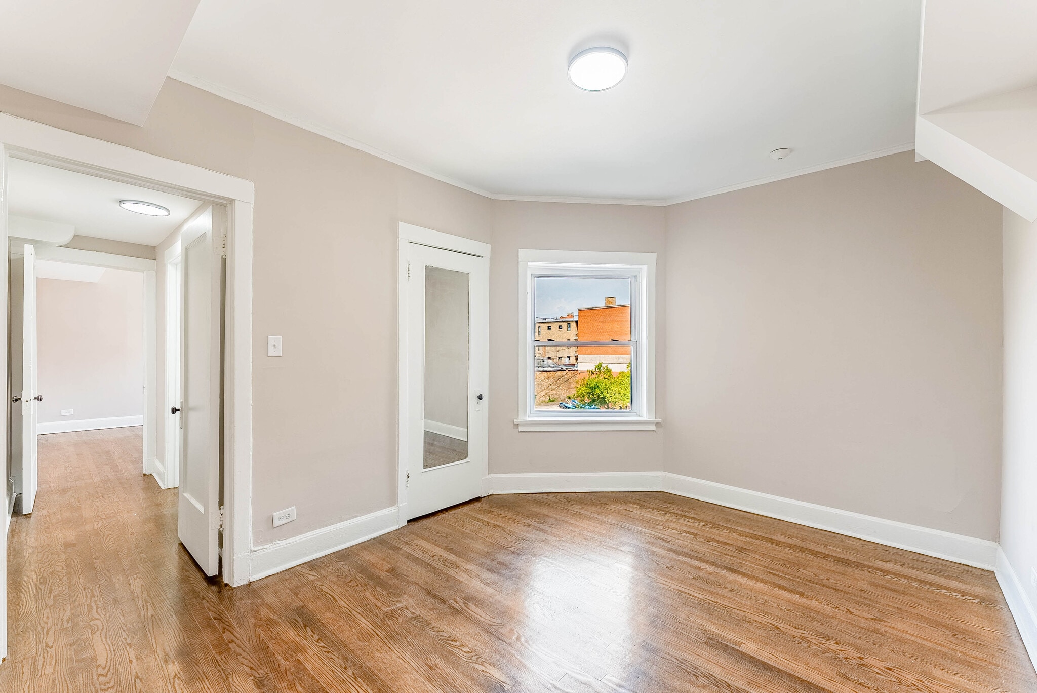 Building Photo - 7630 N Marshfield Ave