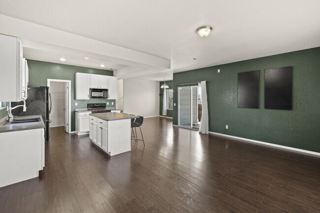 Building Photo - 2217 Inspiration Ln