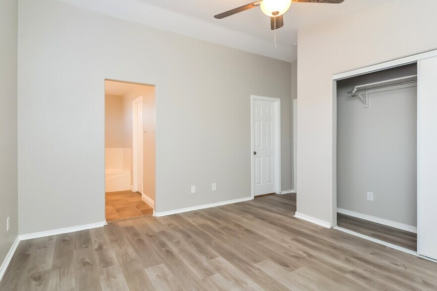 Building Photo - 740 Cam La Paz