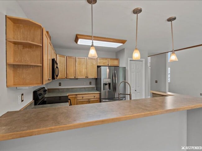 Building Photo - Timber Ridge Townhome