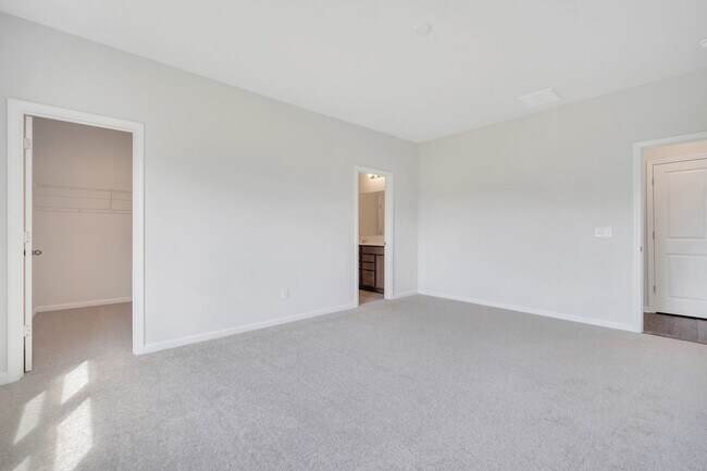 Building Photo - 82 Hillcrest Wy