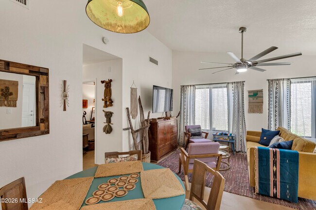 Building Photo - 2549 N Palo Santo Dr