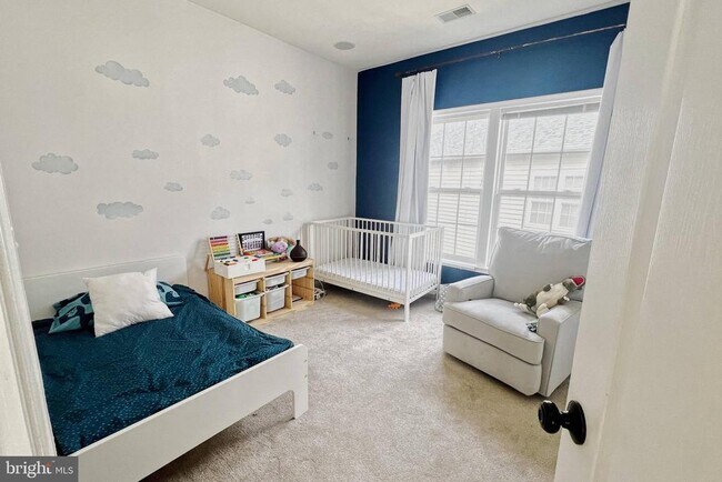 Building Photo - 40440 Milford Dr