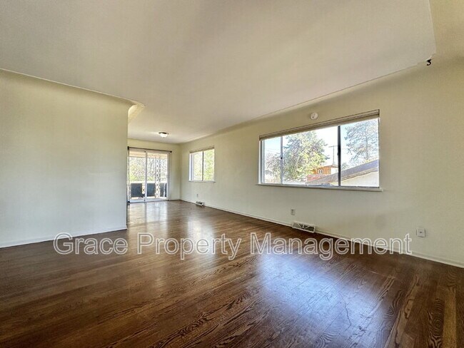 Building Photo - 1570 Tamarac St
