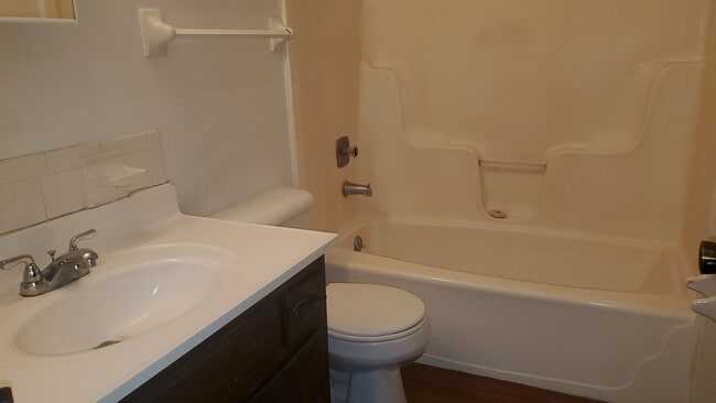 Building Photo - 1685-1687 Sonora Dr