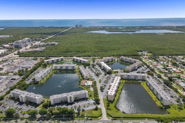 Building Photo - 301 SE 3rd St