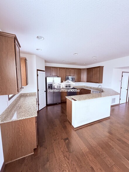 Building Photo - 9580 Madison Dr