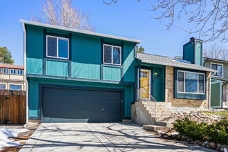 Building Photo - Charming 3-Bed, 2-Bath Aurora Home with Large Backyard & Entertainer's Deck