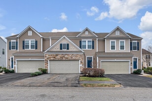 Building Photo - 5 Chestnut Crk