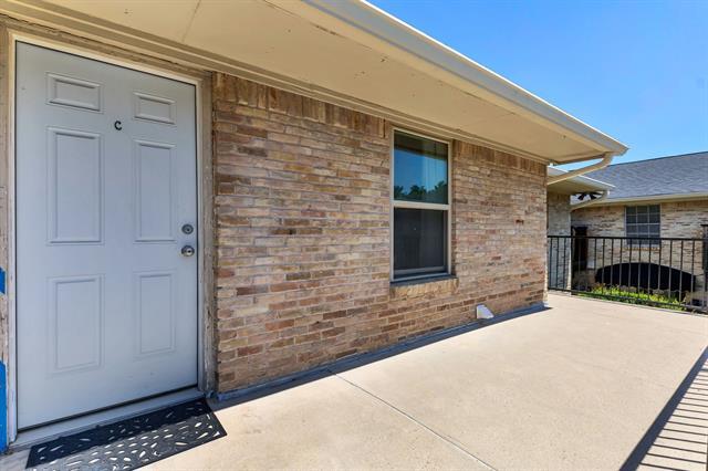 Building Photo - 7718 Royal Ln