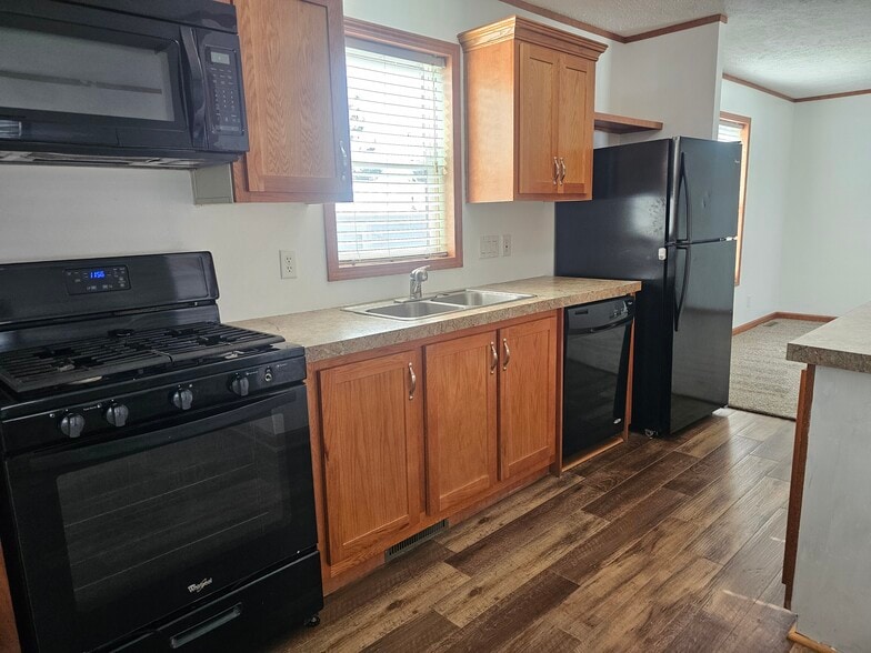 Building Photo - 2008 Heron Dr NW