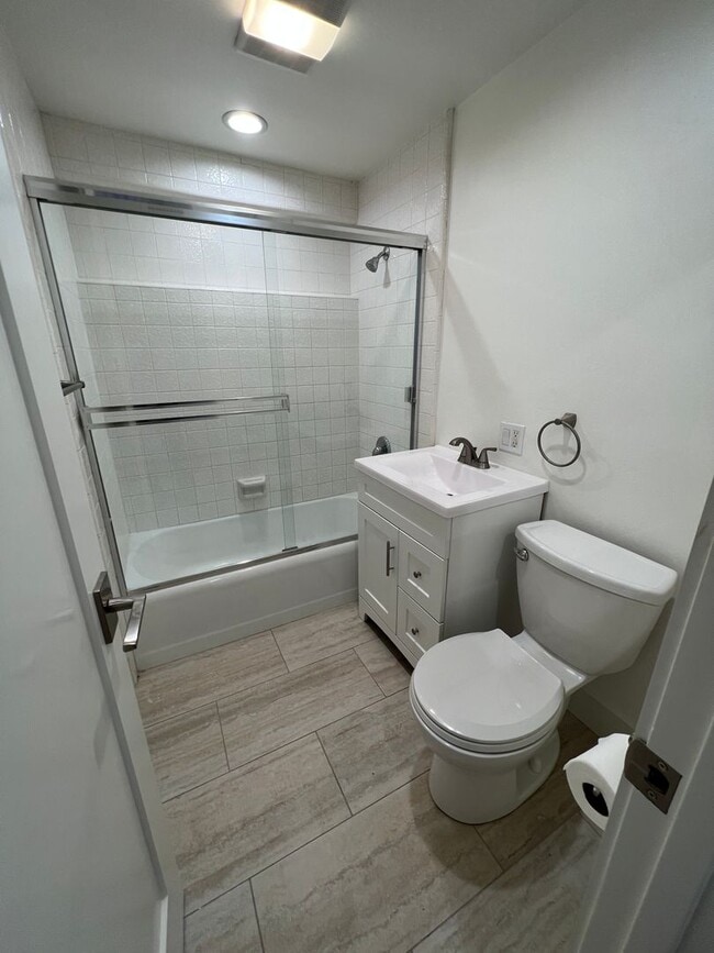 Building Photo - Pierpont Beach House for Lease!