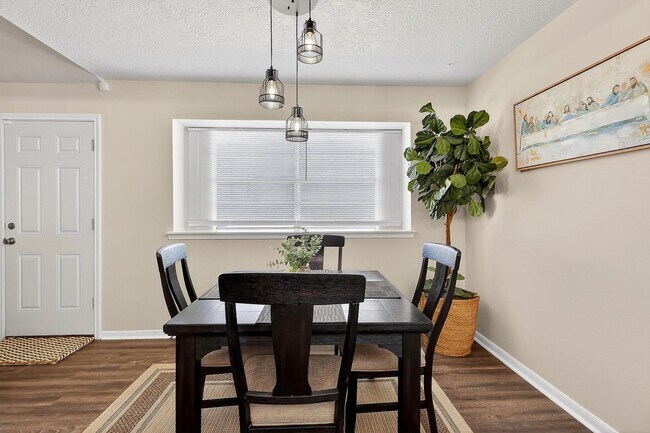 Building Photo - 9514 Marblemount Dr