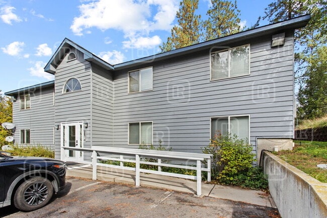 Building Photo - 1325 W Qualchan Dr