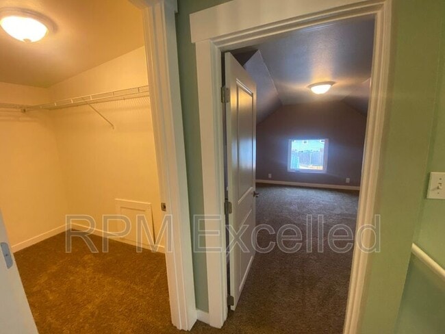 Building Photo - 3714 E I St