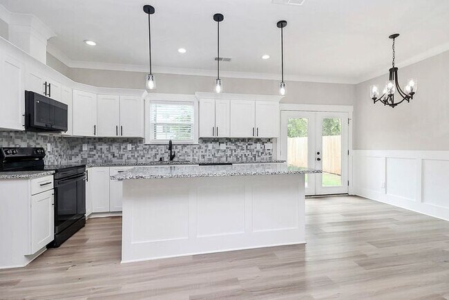 Building Photo - Stunning 3BD/2.5BA Home in Charlotte!