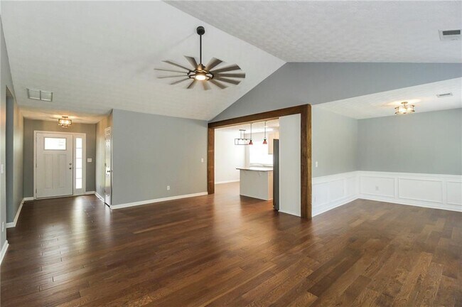 Building Photo - 96 Charleston Pkwy