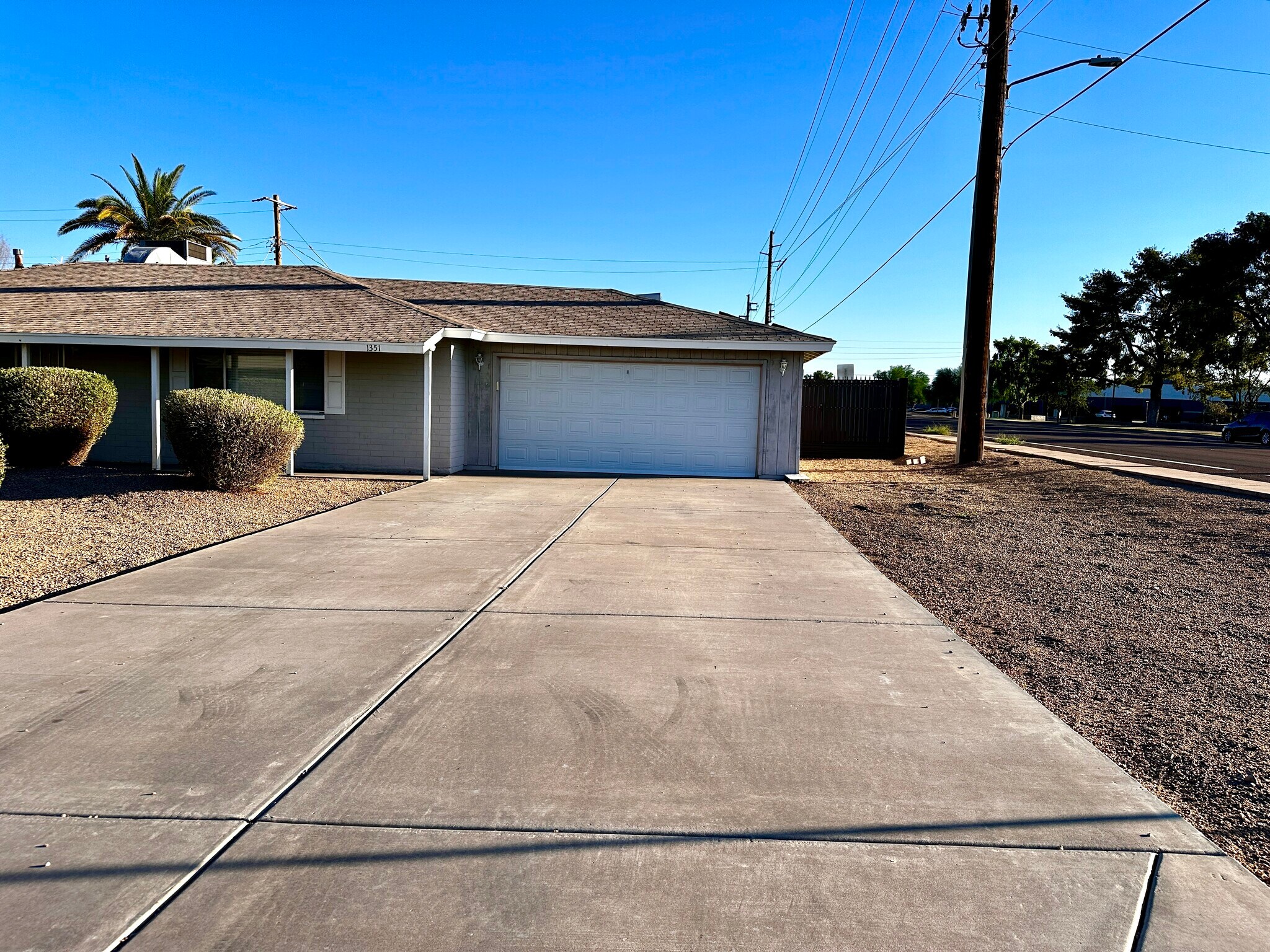 Building Photo - 1351 W 10th St