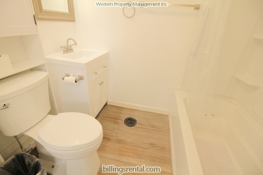 Main Bathroom - 1042 N 24th St