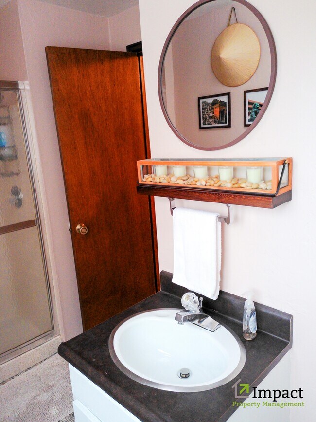 Building Photo - 5005 Sunbird Cliffs Dr