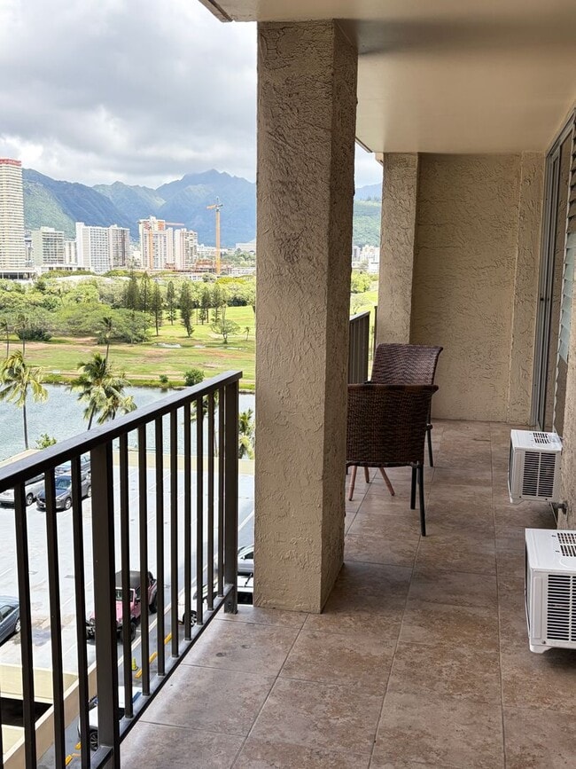 Building Photo - 1bd/1ba/1pkg - FAIRWAY VILLAS