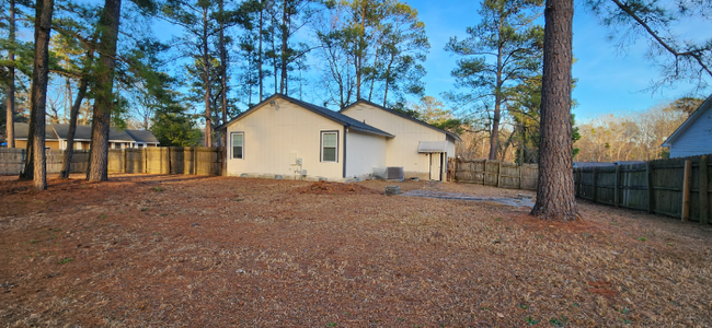 Building Photo - 912 Kennesaw Dr