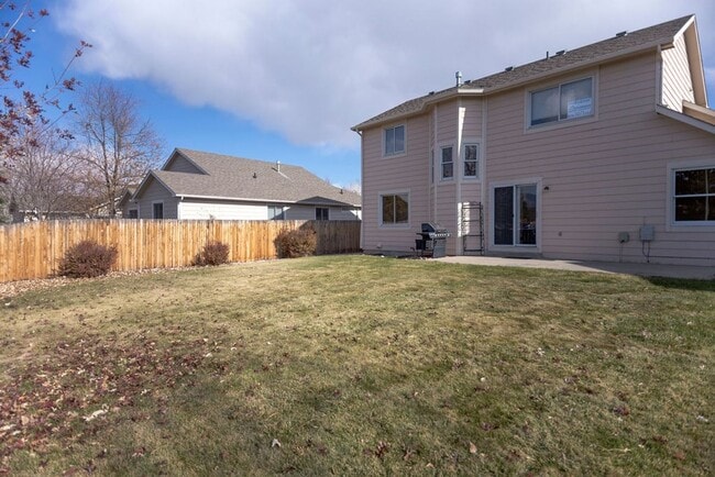 Building Photo - Home backing to foothills