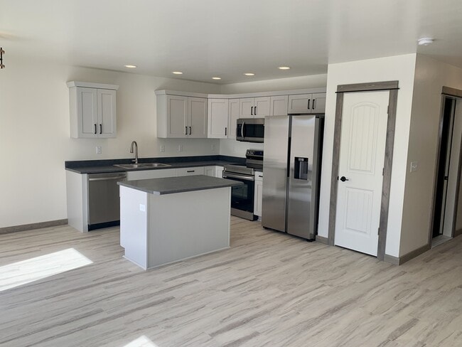 Building Photo - 3375 Blackbird Wy
