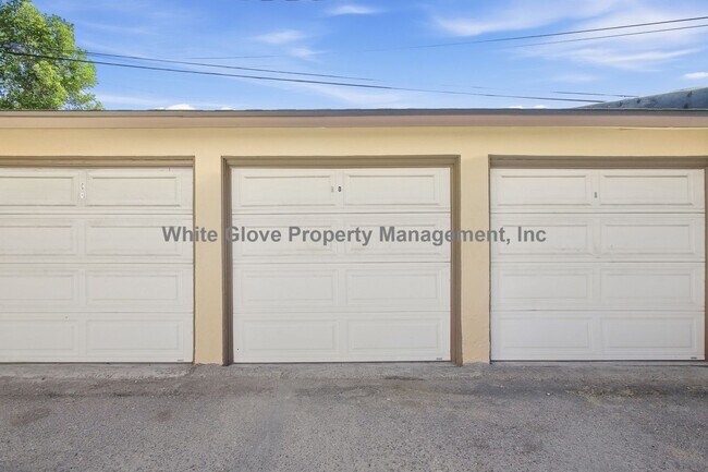 Building Photo - 136 E Ash Ave