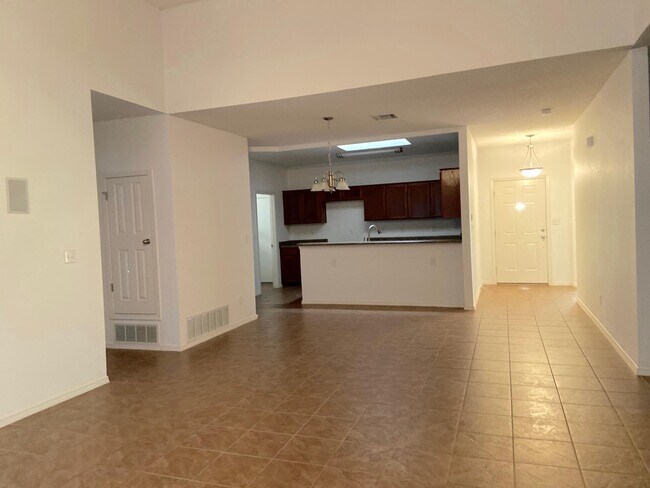 Building Photo - 1470 Senda Del Sol Ln