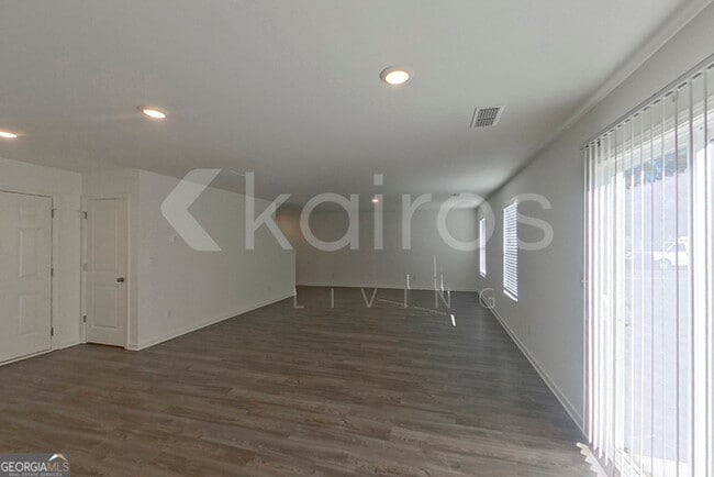 Building Photo - 112 Flat Rock Ml Trl