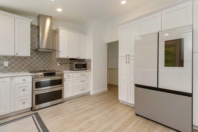 Building Photo - Newly Renovated Bothell Home Sitting on 1 Acre of Land!