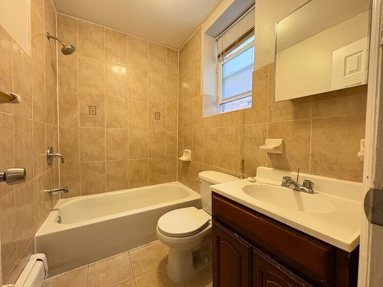 393 13th Ave 5 - 402 13th Ave