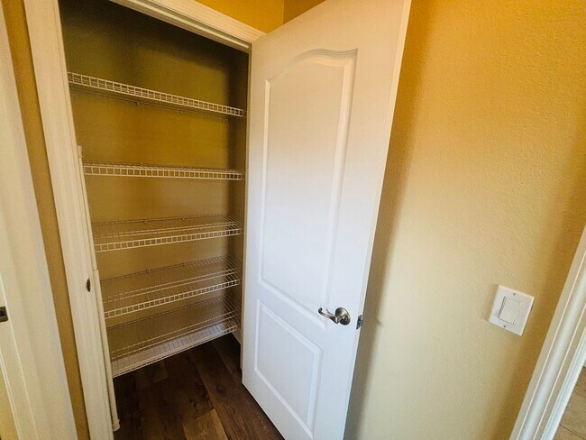 Building Photo - Beautiful home in Health Brook Hills